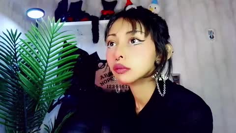 Snapshot of verhona_vlad chatting on March 4, 12:22 pm verhona_vlad online show from March 4, 12:22 pm
