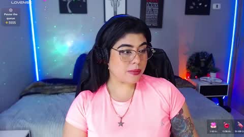Snapshot of veronika_metalstar chatting on December 30, 7:32 pm Miss Veronika online show from December 30, 7:32 pm