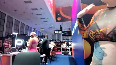 Snapshot of veronika_rose chatting on September 25, 10:03 am Veronika Rose please click show more if you want to see more of my content online show from September 25, 10:03 am