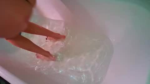 very_satrange_things online show from April 26, 5:05 am