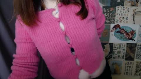 Snapshot of veryveryvery_shy chatting on December 13, 7:26 am veryveryvery_shy online show from December 13, 7:26 am