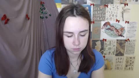 veryveryvery_shy online show from December 15, 6:51 am