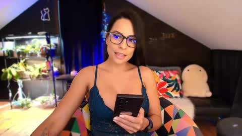 vevelicious online show from September 17, 10:46 am