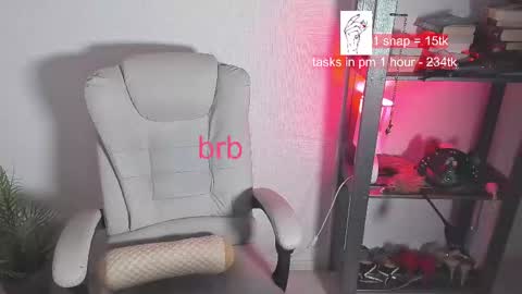 Snapshot of vi_vikkk chatting on February 28, 7:03 pm VIKA online show from February 28, 7:03 pm