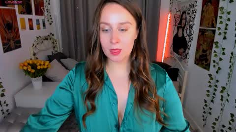 Snapshot of via_lattea_ chatting on October 4, 9:30 pm Camilla online show from October 4, 9:30 pm