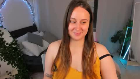 Snapshot of via_lattea_ chatting on September 19, 5:12 pm Camilla online show from September 19, 5:12 pm