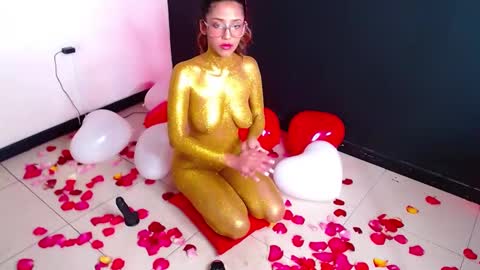 Snapshot of vicky_bass chatting on February 14, 6:08 pm VICTORIA online show from February 14, 6:08 pm