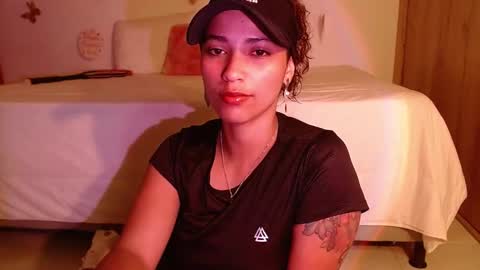 Snapshot of vicky_crazy chatting on February 25, 12:25 am Vicky online show from February 25, 12:25 am