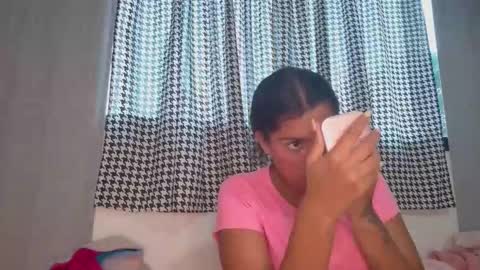 Snapshot of vickyhm22 chatting on September 27, 10:44 am vickyhm22 online show from September 27, 10:44 am