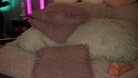 vickysecret96 online show from April 18, 7:07 pm