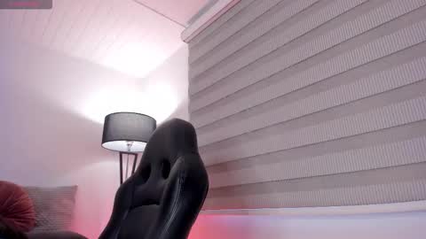 Victoria  online show from November 20, 4:52 pm