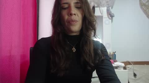 Snapshot of victoria25_meester chatting on January 23, 3:11 pm Hi guys Im victoria Be the one who can control me in PVT online show from January 23, 3:11 pm