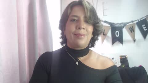 Snapshot of victoria25_meester chatting on October 14, 4:20 pm Hi guys Im victoria Be the one who can control me in PVT online show from October 14, 4:20 pm