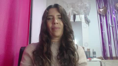 Snapshot of victoria25_meester chatting on February 17, 9:21 pm Hi guys Im victoria Be the one who can control me in PVT online show from February 17, 9:21 pm