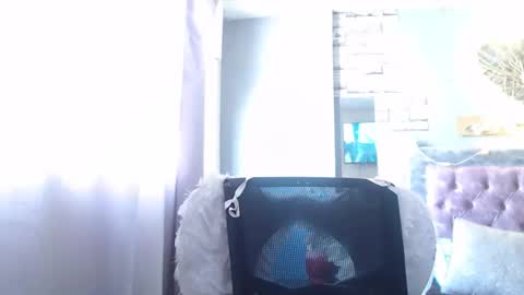 Snapshot of victoria25_meester chatting on December 15, 8:25 pm Hi guys Im victoria Be the one who can control me in PVT online show from December 15, 8:25 pm