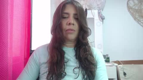 Snapshot of victoria25_meester chatting on February 2, 3:39 pm Hi guys Im victoria Be the one who can control me in PVT online show from February 2, 3:39 pm