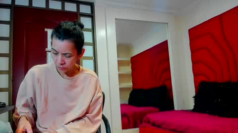 Victoria  grey  online show from May 30, 9:22 pm