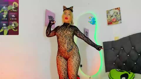 Victoria  independent model online show from October 20, 5:16 pm