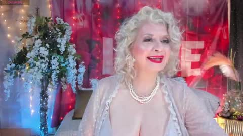 diorvictoria9 online show from April 24, 7:16 pm