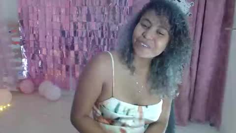 Snapshot of victoria_miler chatting on February 15, 10:21 pm VICKY online show from February 15, 10:21 pm