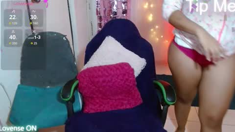 Snapshot of victoria_miler chatting on October 9, 1:10 am VICKY online show from October 9, 1:10 am