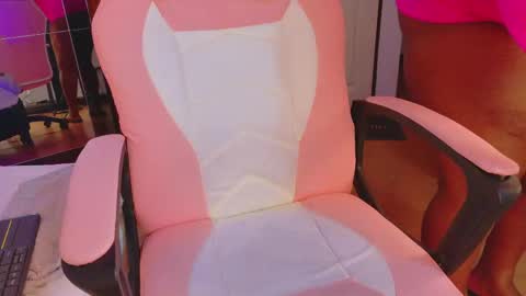 Victoria online show from April 24, 3:04 pm