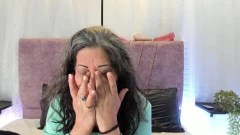 victoriaa_anderson_ online show from April 9, 2:44 pm