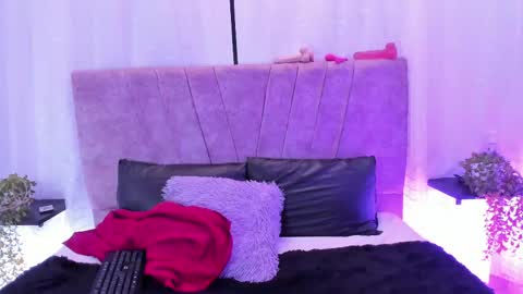 victoriaa_anderson_ online show from April 24, 3:04 pm