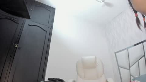 Victoria Sofia online show from April 21, 7:21 pm