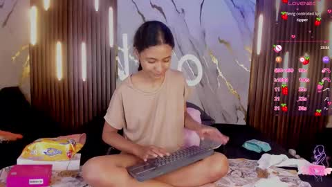 Victoria  online show from November 10, 10:49 pm