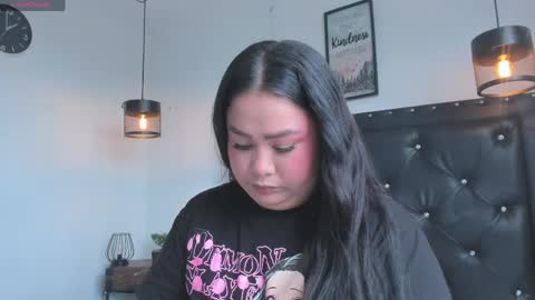 Victoria  online show from April 25, 1:52 pm