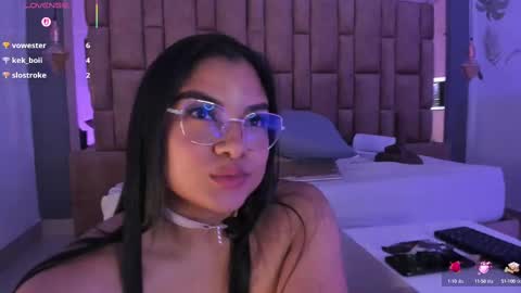 Snapshot of victoriaroyce1 chatting on October 1, 6:46 pm Victoria online show from October 1, 6:46 pm