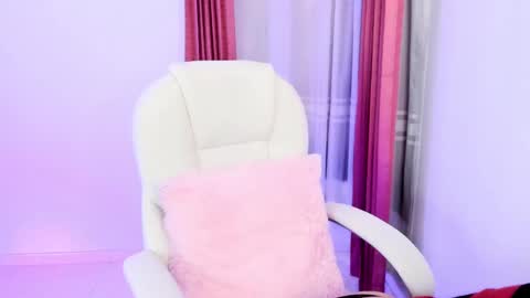 Victoria but you can tell me Vicky Vic or just Tory online show from December 24, 2:33 pm