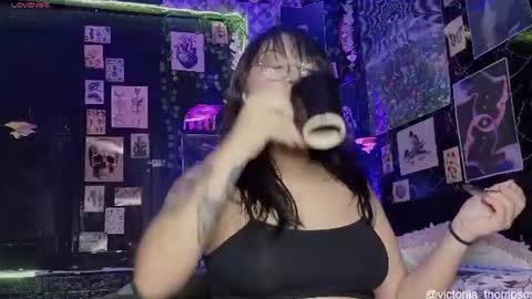 victoriia_thompson online show from August 8, 2:52 am