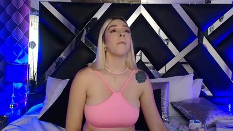 victtoria lee online show from May 15, 11:40 pm