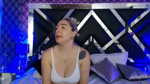 victtoria lee online show from April 27, 7:33 pm