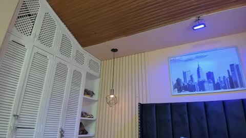 Viiolett online show from November 19, 9:15 pm