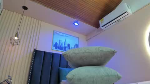 Viiolett online show from March 10, 8:24 pm