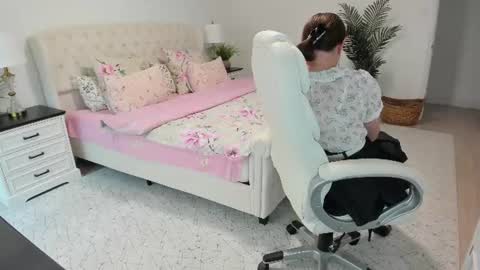 Ukrainian-woman online show from June 24, 5:45 pm