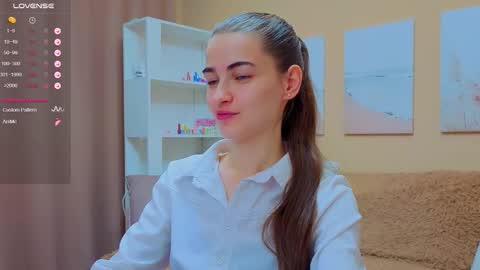 vikiberry online show from October 12, 10:39 am