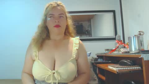Snapshot of vikktoriaaa chatting on February 1, 5:18 am VIKKKTORIAAA online show from February 1, 5:18 am