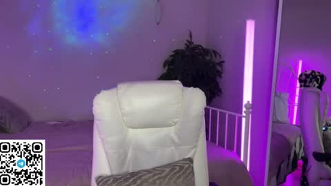 Vikky online show from June 12, 6:49 pm