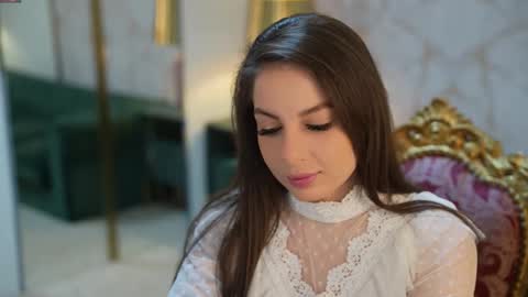 Snapshot of viktoria_storm chatting on October 11, 10:56 pm Alisa online show from October 11, 10:56 pm