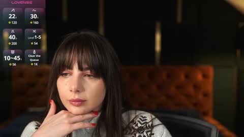 Snapshot of viktoria_storm chatting on December 13, 3:43 pm Alisa online show from December 13, 3:43 pm