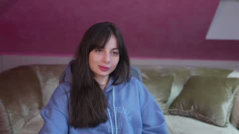 Snapshot of viktoria_storm chatting on January 9, 3:04 am Alisa online show from January 9, 3:04 am