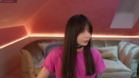 Snapshot of viktoria_storm chatting on December 21, 7:27 pm Alisa online show from December 21, 7:27 pm