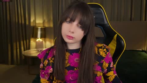 Snapshot of viktoria_storm chatting on December 5, 11:05 am Alisa online show from December 5, 11:05 am