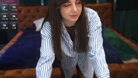 Snapshot of viktoria_storm chatting on January 15, 7:44 pm Alisa online show from January 15, 7:44 pm