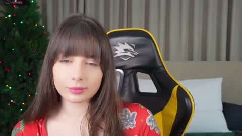 Snapshot of viktoria_storm chatting on December 8, 4:28 pm Alisa online show from December 8, 4:28 pm