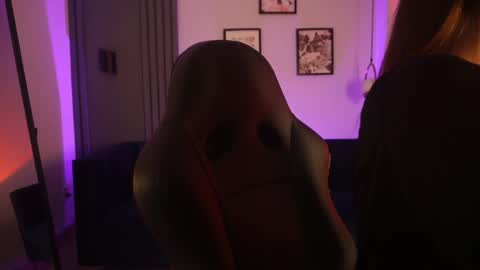 Victoria online show from April 24, 11:51 pm